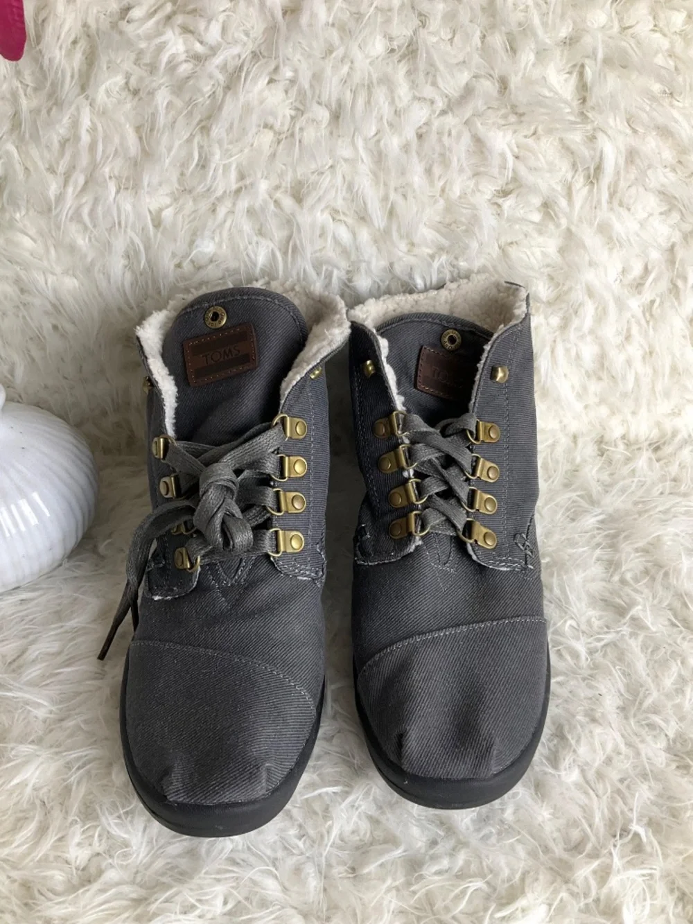 TOMS WOMENS GRAY ANKLE BOOTS~SIZE 8.5!